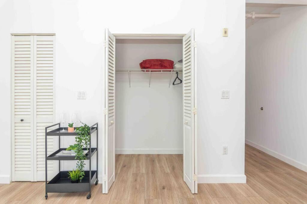 Downtown 1-Br With Balcony - 5 Minutes To Wynwood Διαμέρισμα Μαϊάμι Εξωτερικό φωτογραφία